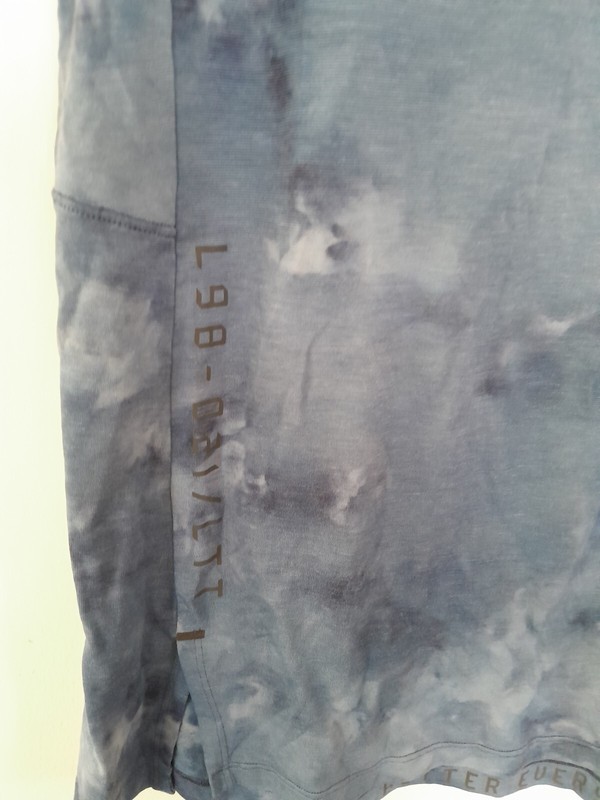 Lululemon Always Agile Short SleeveDiamond Dye True Navy Chambray size M gallery