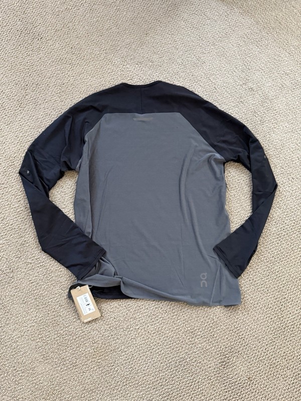 On Running Performance Long Sleeve T Black Men’s Medium NWT (retails $90) gallery