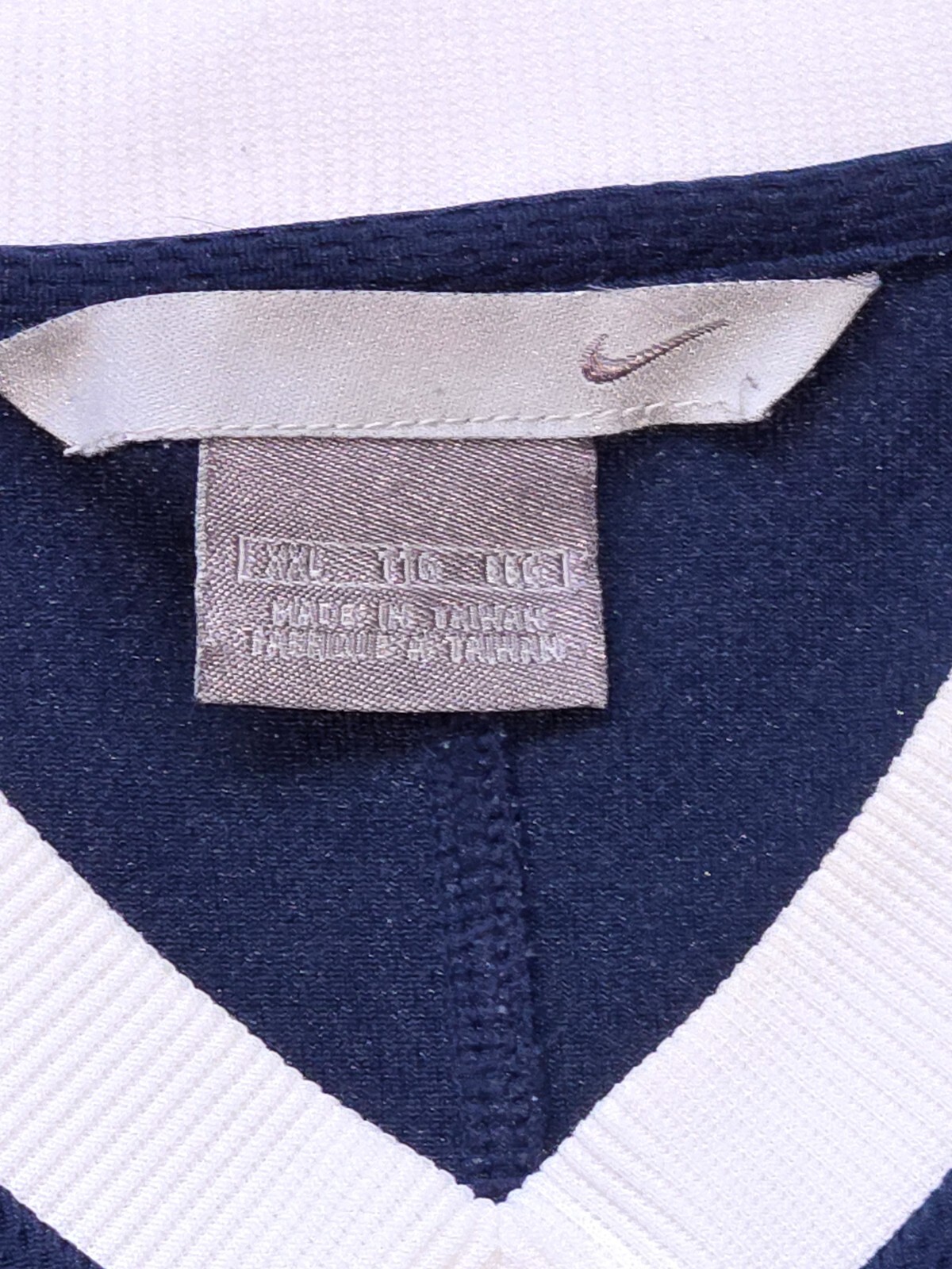 VINTAGE NIKE MESH BLUE MEN'S ACTIVEWEAR JERSEY V-NECK T-SHIRT SIZE 2XL TAIWAN gallery
