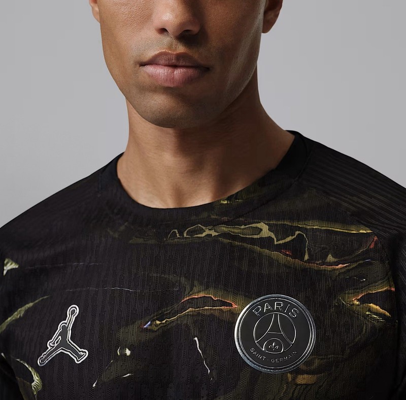Size M Nike Paris Saint-Germain PSG 2026 Match Night Edition Jersey IB3142-011 gallery