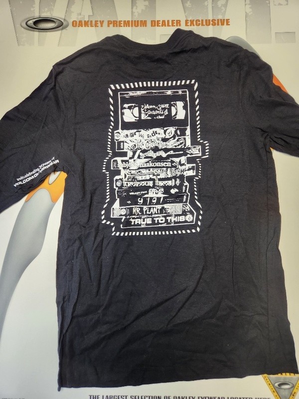 VOLCOM Snowboard Dealer Promo 20 Year Videos LS tee-shirt SMALL New Old Stock gallery