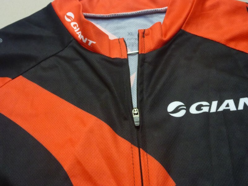 061 MENS NWOT GIANT BLACK / RED ZIP UP S/S CYCLING TOP SZE XL $120 RRP. gallery