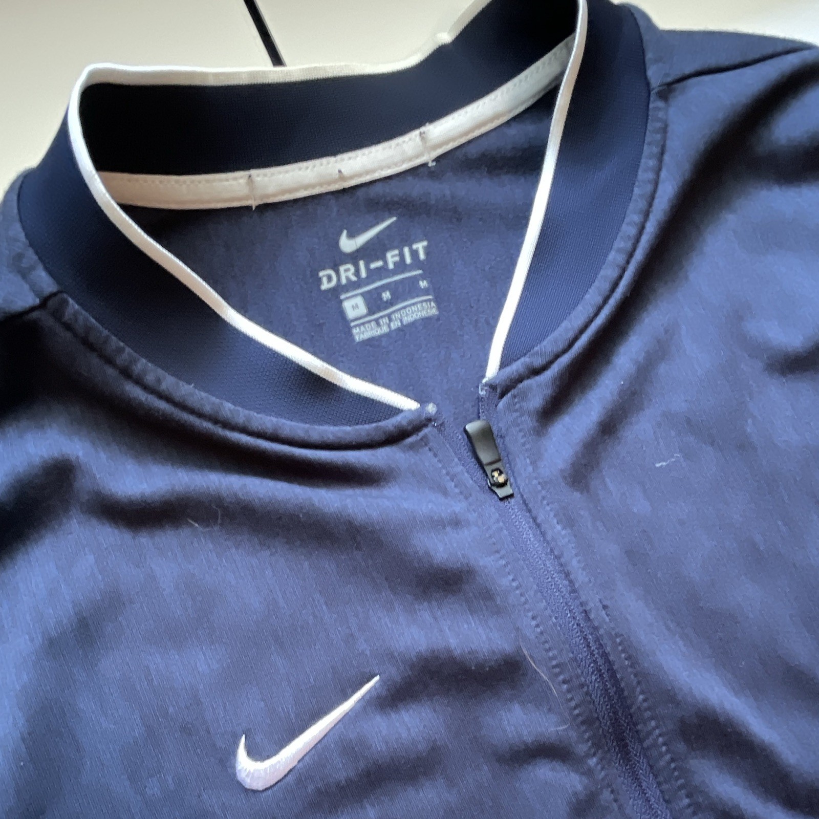 Nike Dri-FIT Men's Navy 1/4 Zip Mock Neck Long Sleeve Pullover Size M gallery