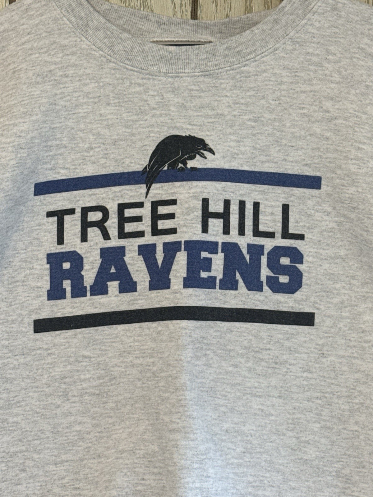 Tree Hill Ravens Mens Large One Tree Hill Ravens Crew Neck gallery