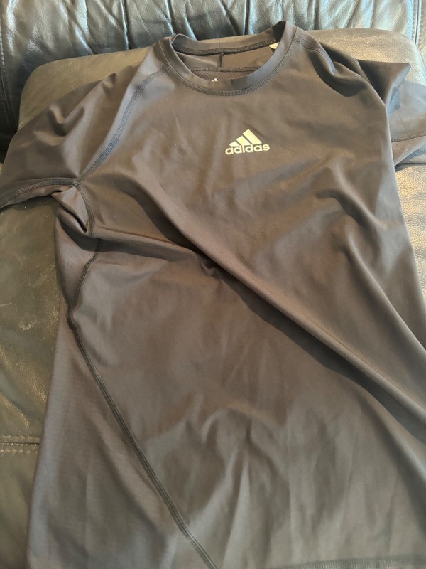 Adidas new W/tag M Techfit long sleeve black t shirt Studio wardrobe auction gallery