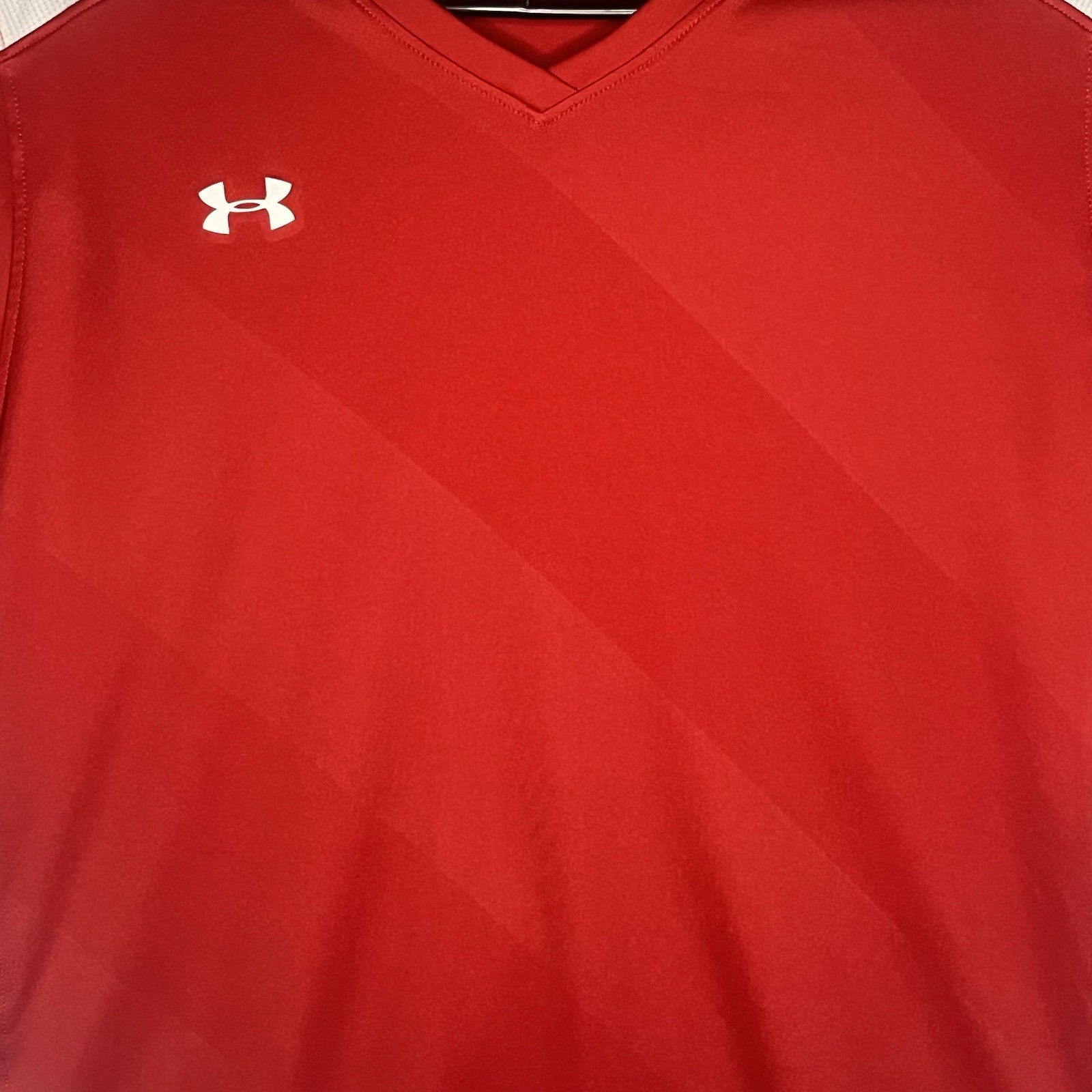 Under Armour Tee Heat Gear Short Sleeve Shirt Red Size Large Diagonal Stripe gallery