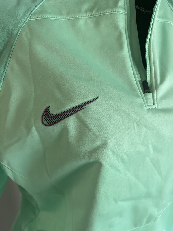 Nike Women's Therma-FIT Strike Winter Warrior Drill Top Size Large gallery