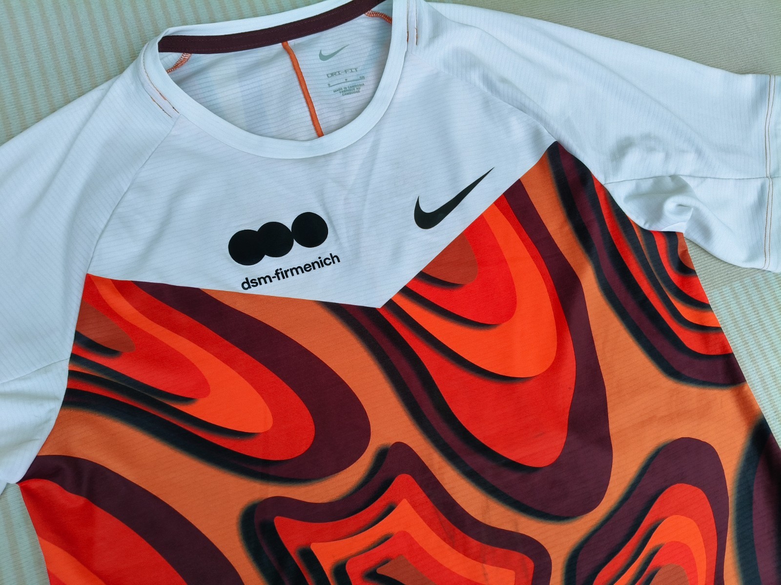 Nike 2026 Pro Elite dsm-firmenich Running Team T-Shirt Warm Up Tee Size S Men's gallery