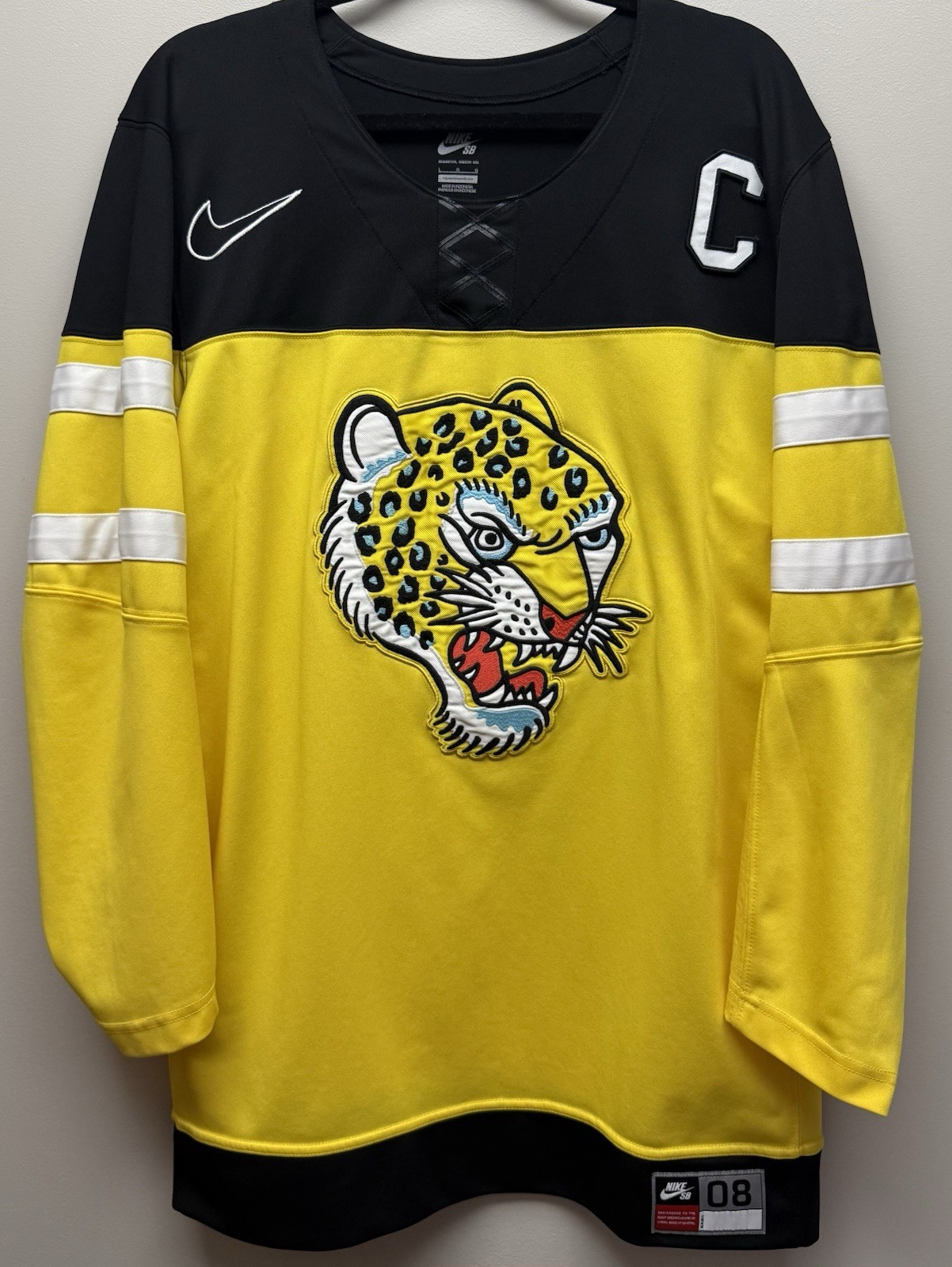 Nike SB x Brian Anderson Collection Jaguar Patch Skater Hockey #8 Jersey Sz. L gallery