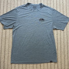 Patagonia Capilene Cool Daily Shirt Men M Blue Graphic 50+ UPF Moisture Wicking