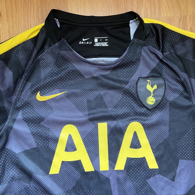 Nike Tottenham Hotspur Authentic 2017 # 4 Soccer Football Jersey Men’s Small gallery