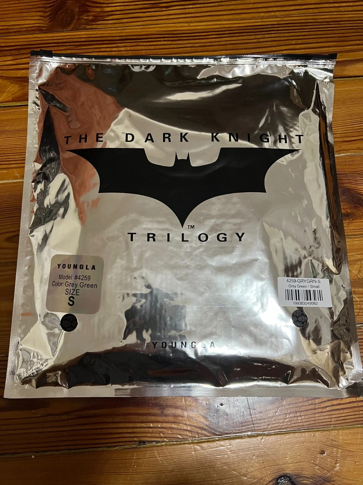 *IN HAND* YoungLA 4259 Batman Compression Tee Grey Green Size S Small AUTHENTIC gallery