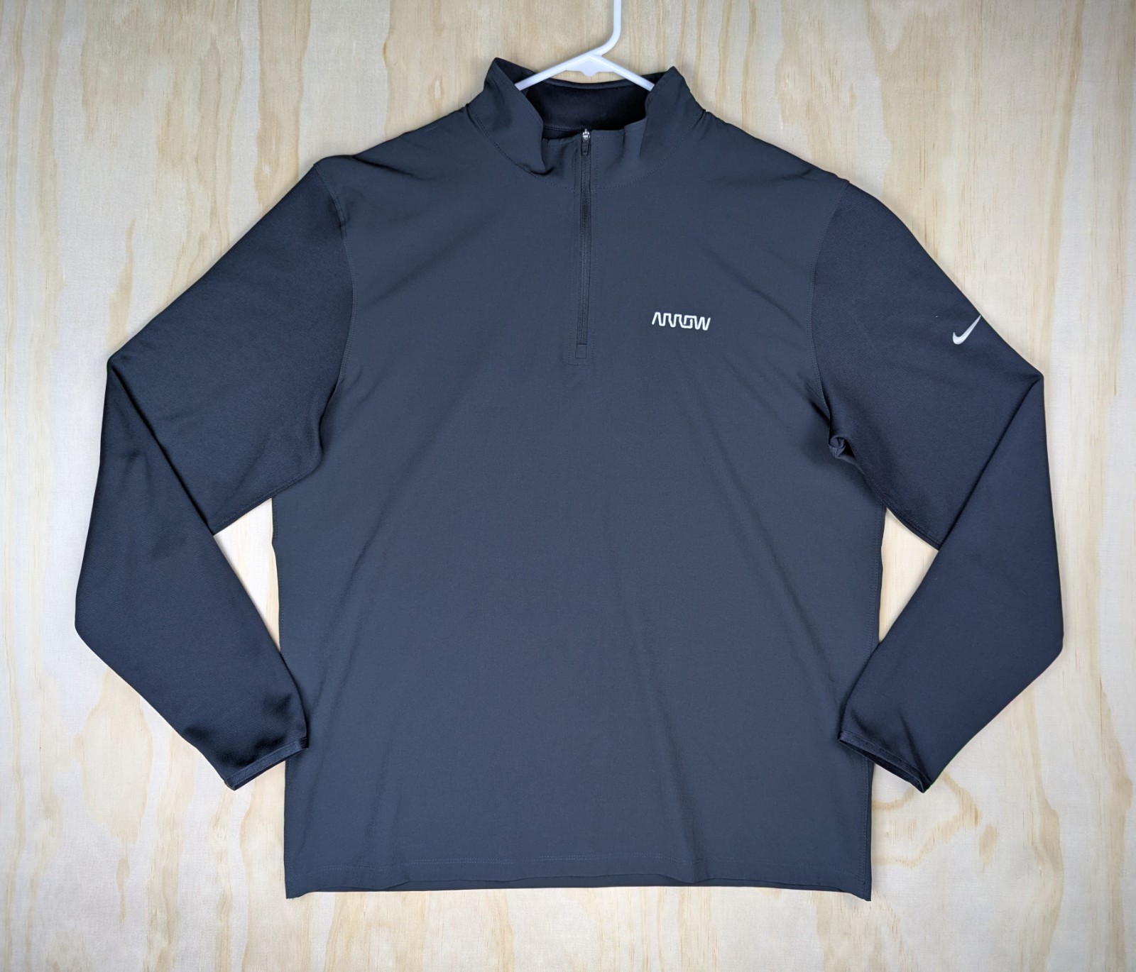 Nike Men's Large Arrow Electronics Golf Dri-FIT 1/4 Zip Pullover Black Gray gallery