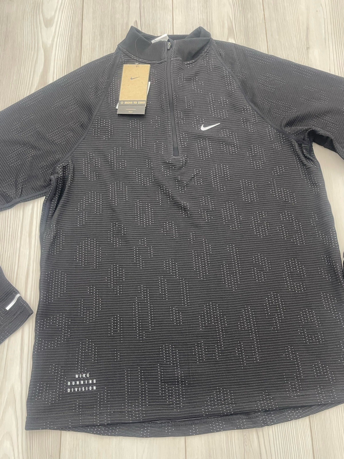 Nike Pinnacle Running Division Water Repellent Black Top Men's Size M FZ1121-010 gallery