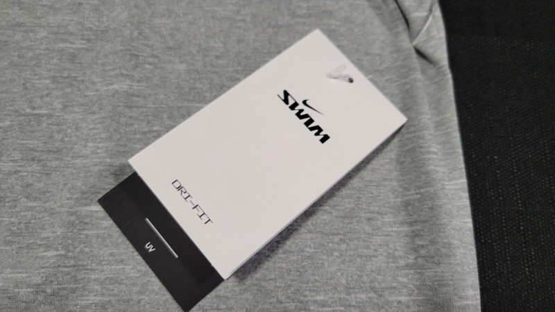 NIKE Mens Essential Hydroguard Swim T-Shirt UPF 40+ NESSA589-090 Gray SZ Small gallery
