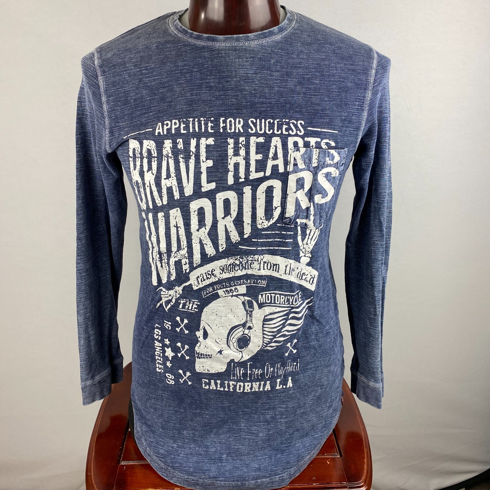 Tranquility Mayhem Mens M Brave Hearts Motorcycle Warriors Skull Bones Shirt gallery