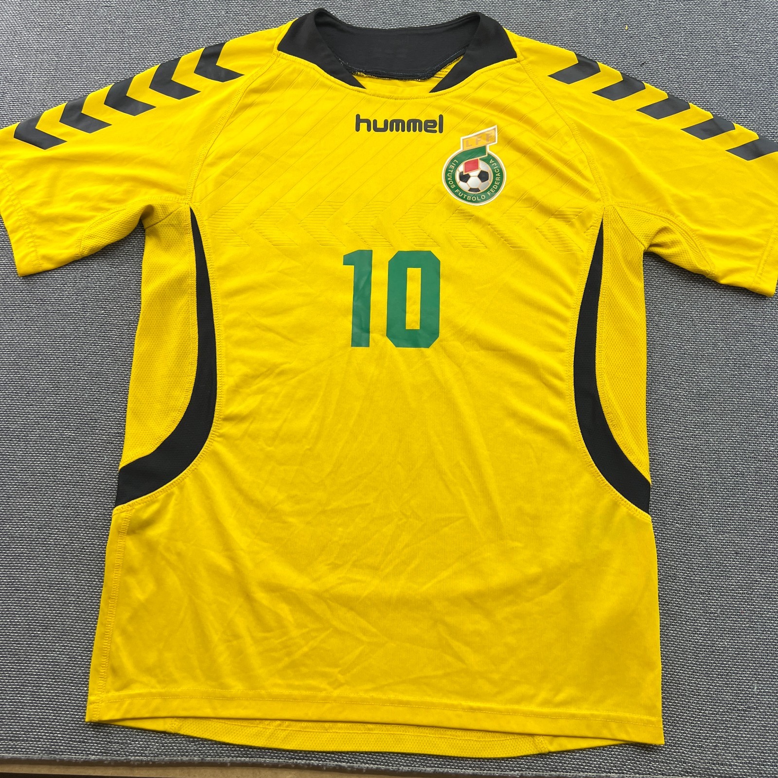 Lithuania 2013 2014 2015 Home Mens Football Jersey Small Hummel Shirt Camiseta gallery