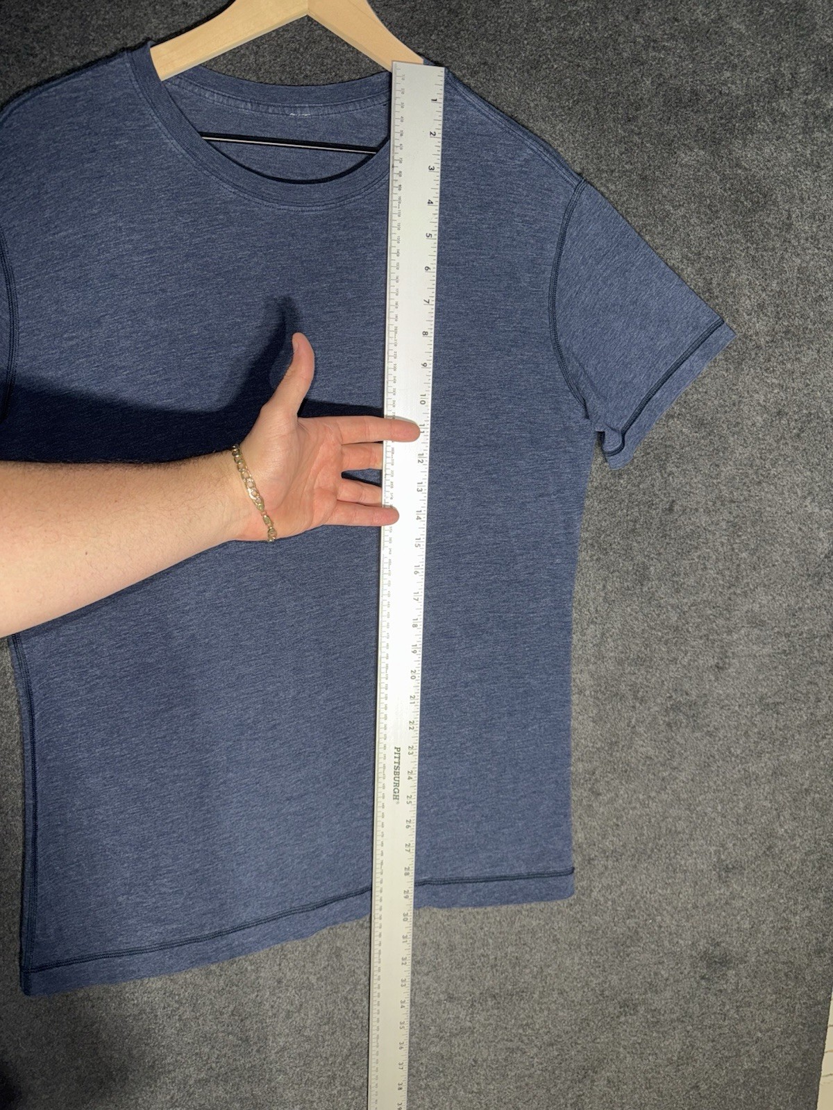 Lululemon T Shirt Mens Large Navy Casual Stretch Soft Lightweight Logo gallery