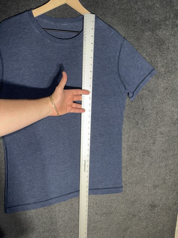 Lululemon T Shirt Mens Large Navy Casual Stretch Soft Lightweight Logo gallery
