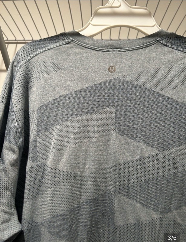 Lululemon Men’s L Slate Blue Grayish Performance Short Sleeve Tee Shirt gallery