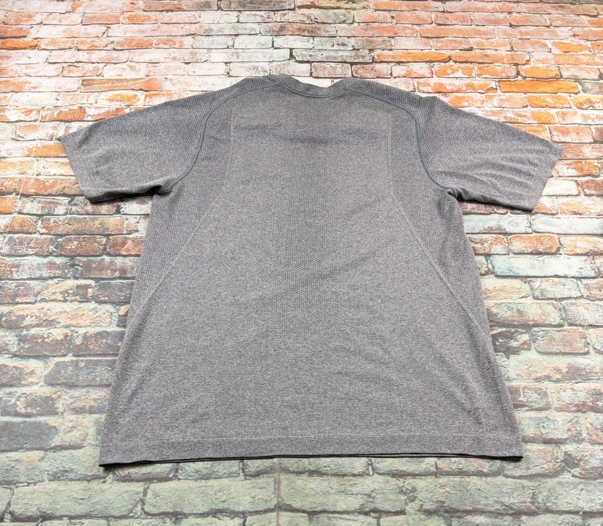 Lululemon Metal Vent Tech Shirt Adult Small Gray Athletic Workout Gym Tee Mens gallery