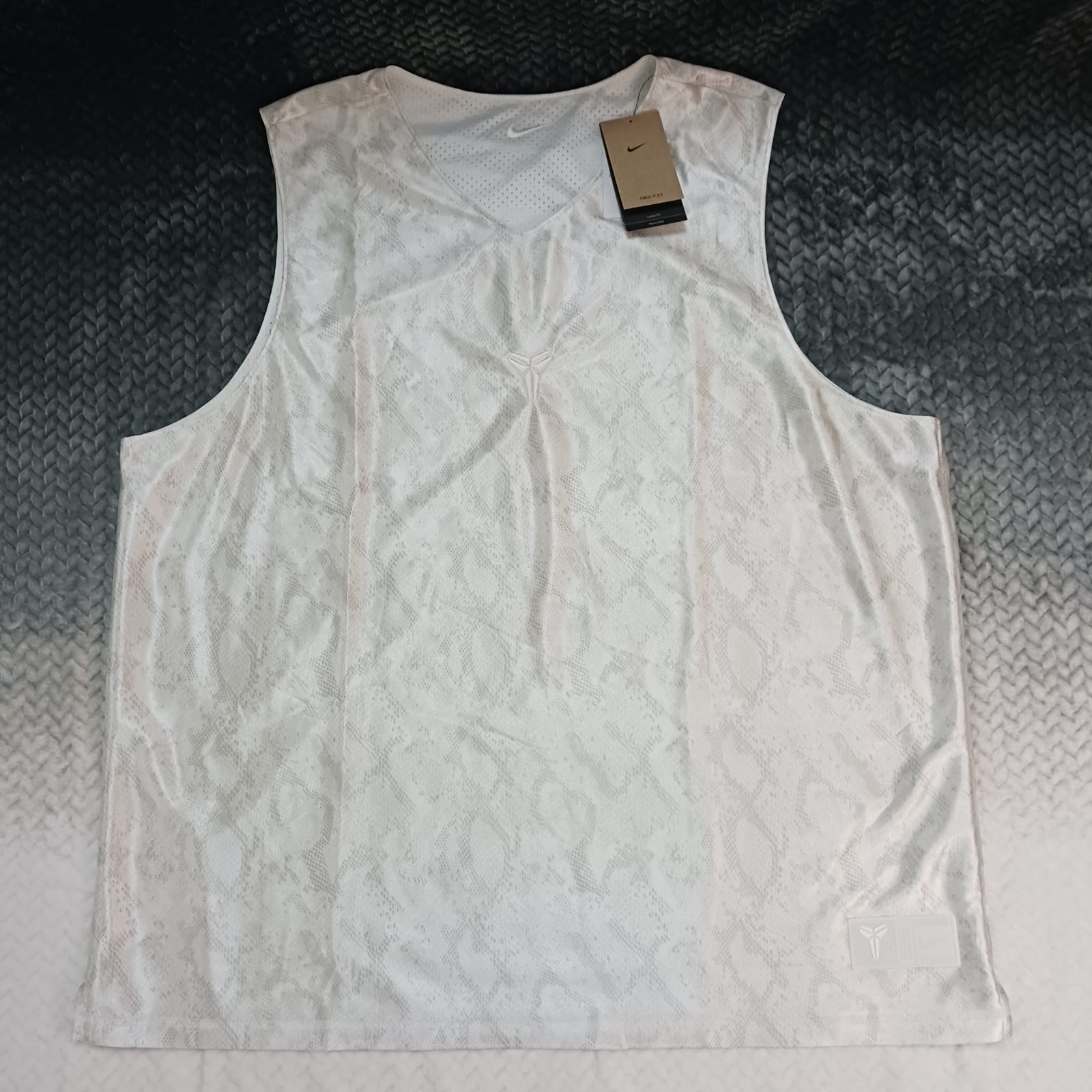 Nike Kobe Dri-FIT Standard Issue Reversible Basketball Jersey Mens FZ0934 Size L gallery