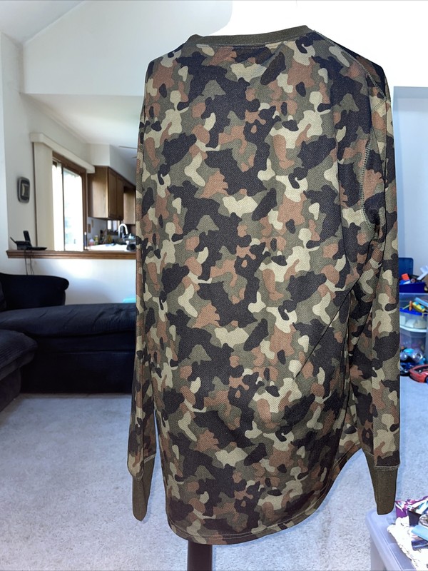 XTek 100 % Polyester Camo Long Sleeve Pullover Crew Neck Shirt Size XL gallery