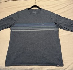 Patagonia Mens Large Capilene Cool Daily Graphic Long Sleeve Blue MINT Condition