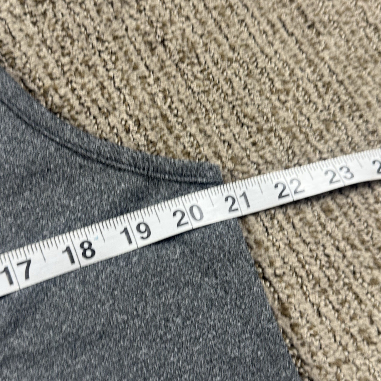 Vuori Mens L Tradewind Performance Tank Pocket Grey gallery