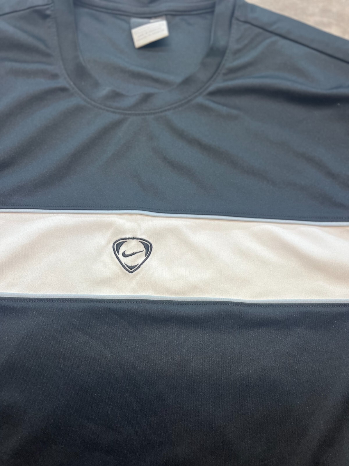 Nike Dri Fit Short Sleeve T Shirt Mens Large Black and Grey Color Block gallery