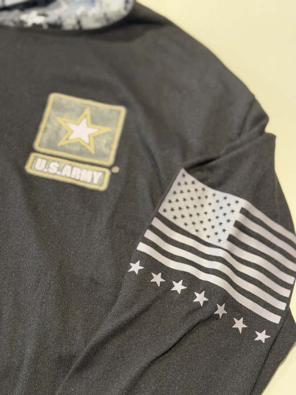 US Army Hoodie Pullover - Men’s Medium Camouflage And Black Dri-Fit USA Patch gallery