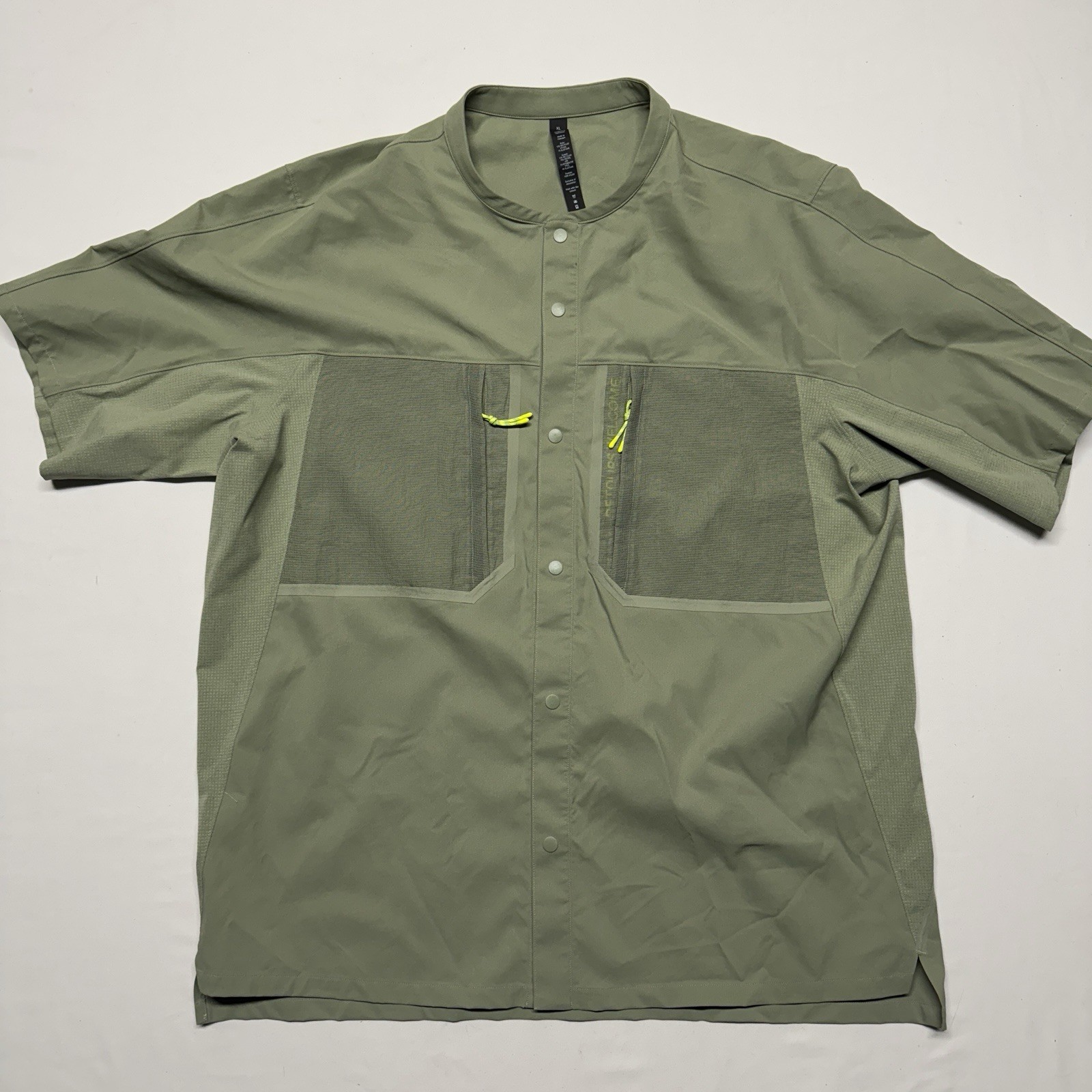 Lululemon Men’s Water Repellent Hiking Short Sleeve Shirt Size XL Laurel Green gallery