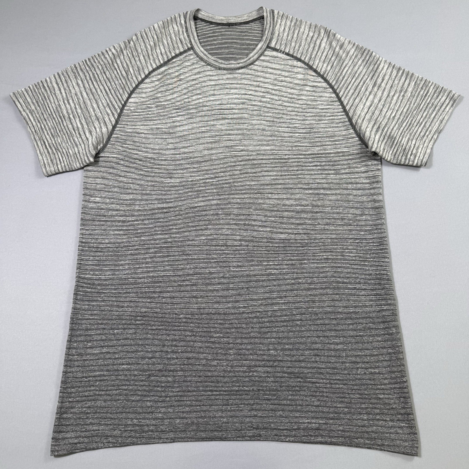 Lululemon Metal Vent Tech Shirt Mens Large Grey Short Sleeve Athletic Gym Run gallery