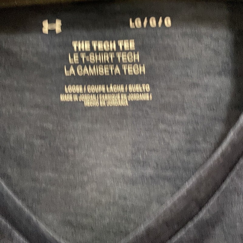 Under Armour dark blue shirt sz Large sportswear unisex worn once loose fit Gym gallery