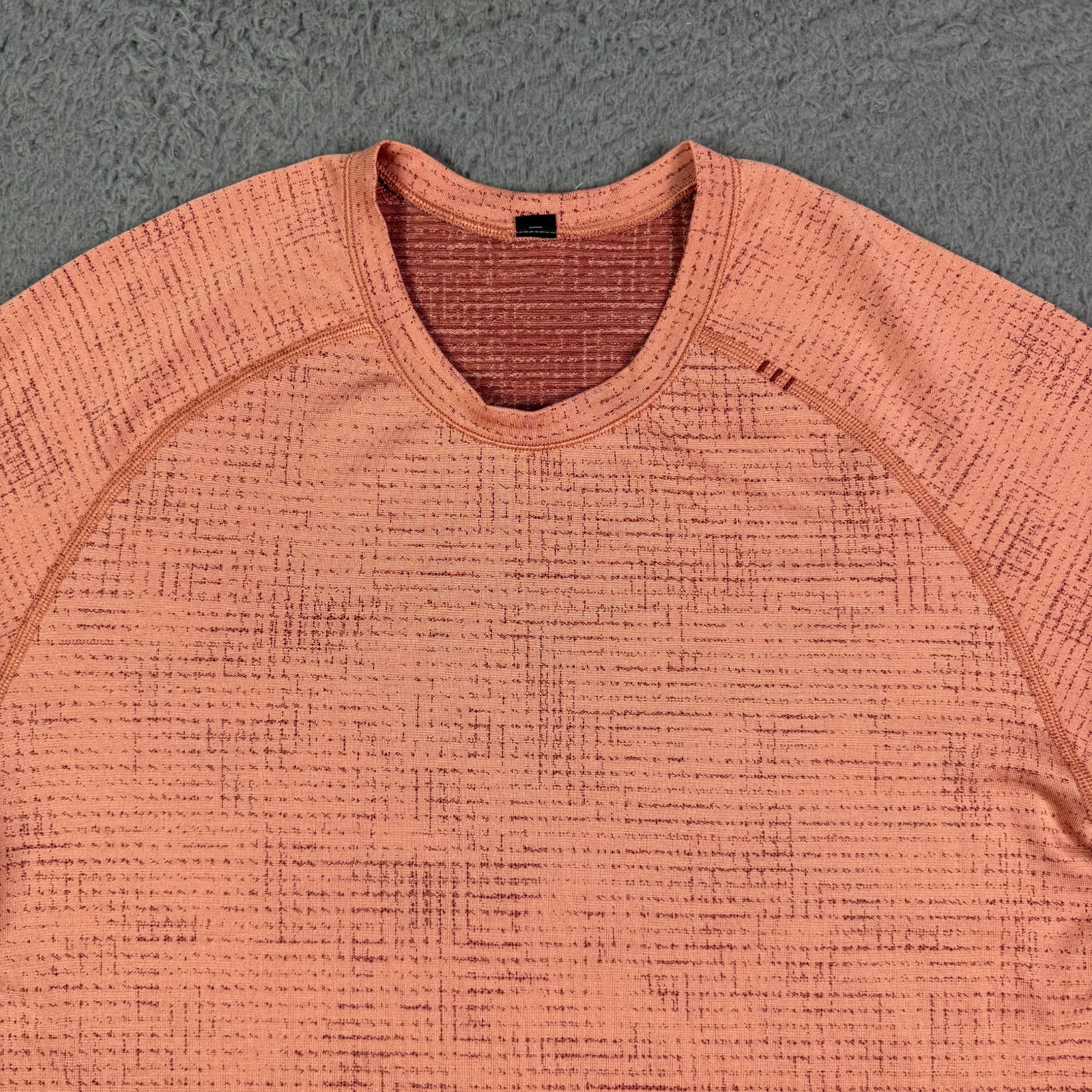 Lululemon Shirt Mens M Peach Patterned Metal Vent Tech 2.0 Performance Gym gallery