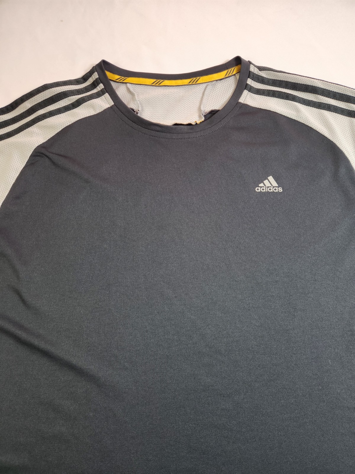 Adidas Training Shirt Men's Size XL Short Sleeve Essentials Activewear Adult Tee gallery