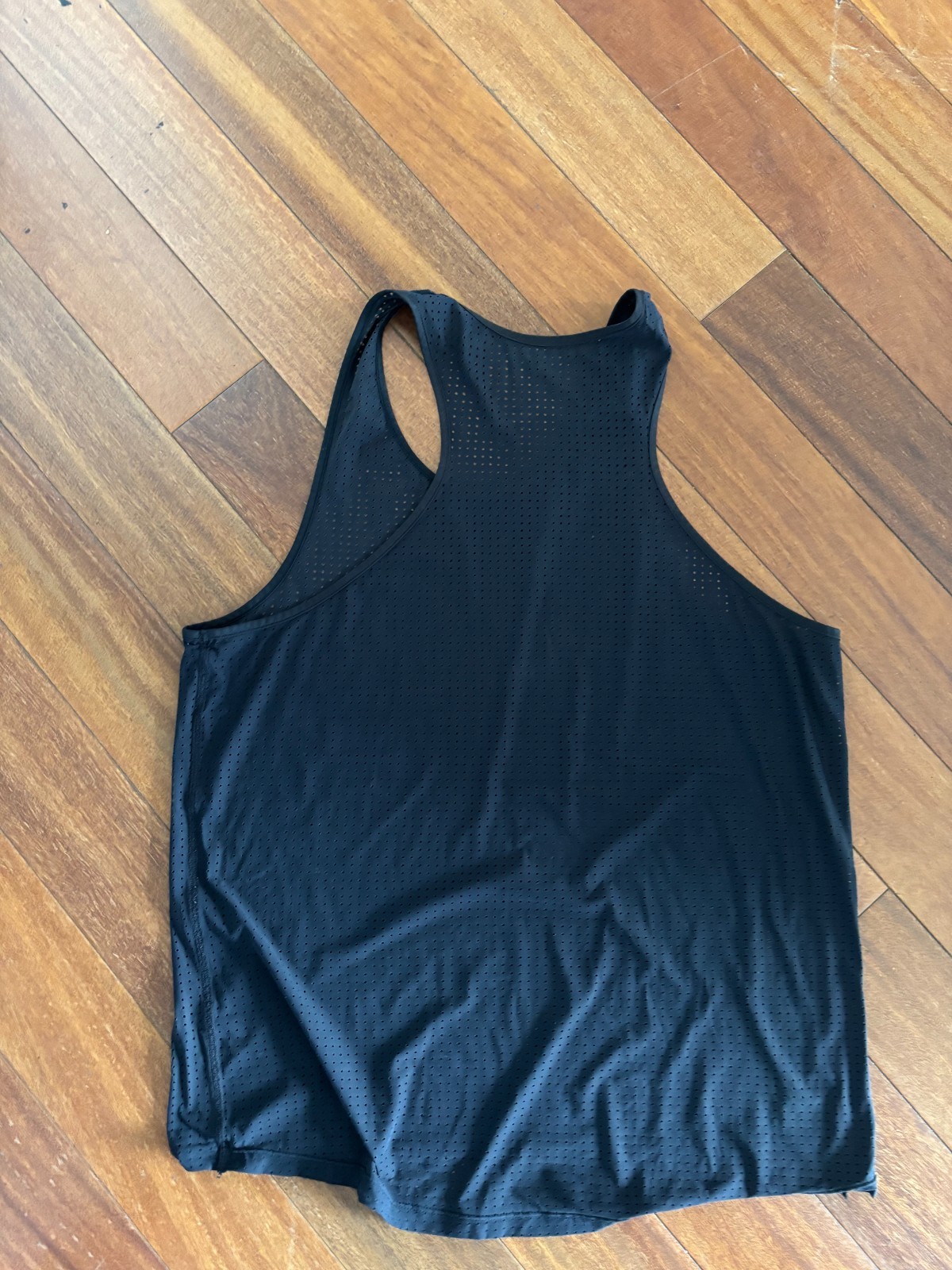 SATISFY RUNNING Space-O Singlet “LEAVE THEM ALL BEHIND” Mens 2 Medium gallery