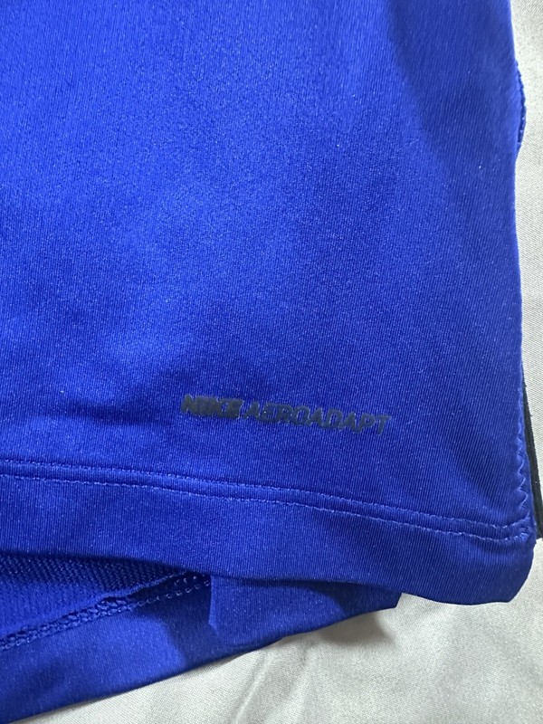 Nike Pro AeroAdapt Mens Medium Short Sleeve Training Top Royal Blue BV5510-455 gallery