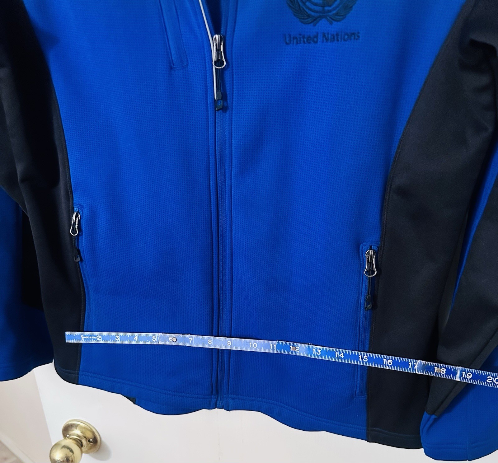 NEW WOMENS Large OFFICIAL United Nations Full Zip Embroidered Logo Blue/black gallery