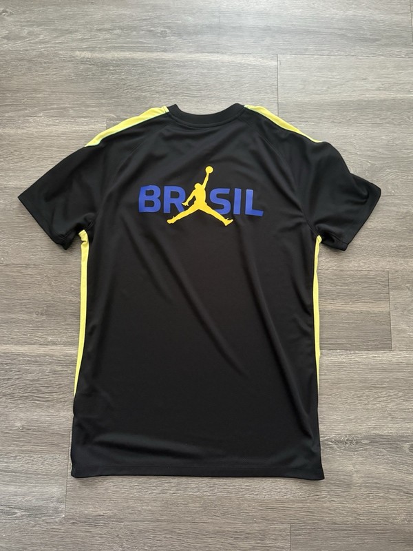 Jordan Dri-FIT Brasil Strike Soccer Shirt Black/Yellow Short Sleeve M RARE OOS gallery
