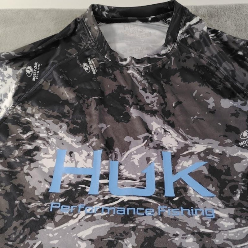 Huk Pursuit Mossy Oak Shirt Mens Small Gray Black Camo Long Sleeve Fishing UPF gallery