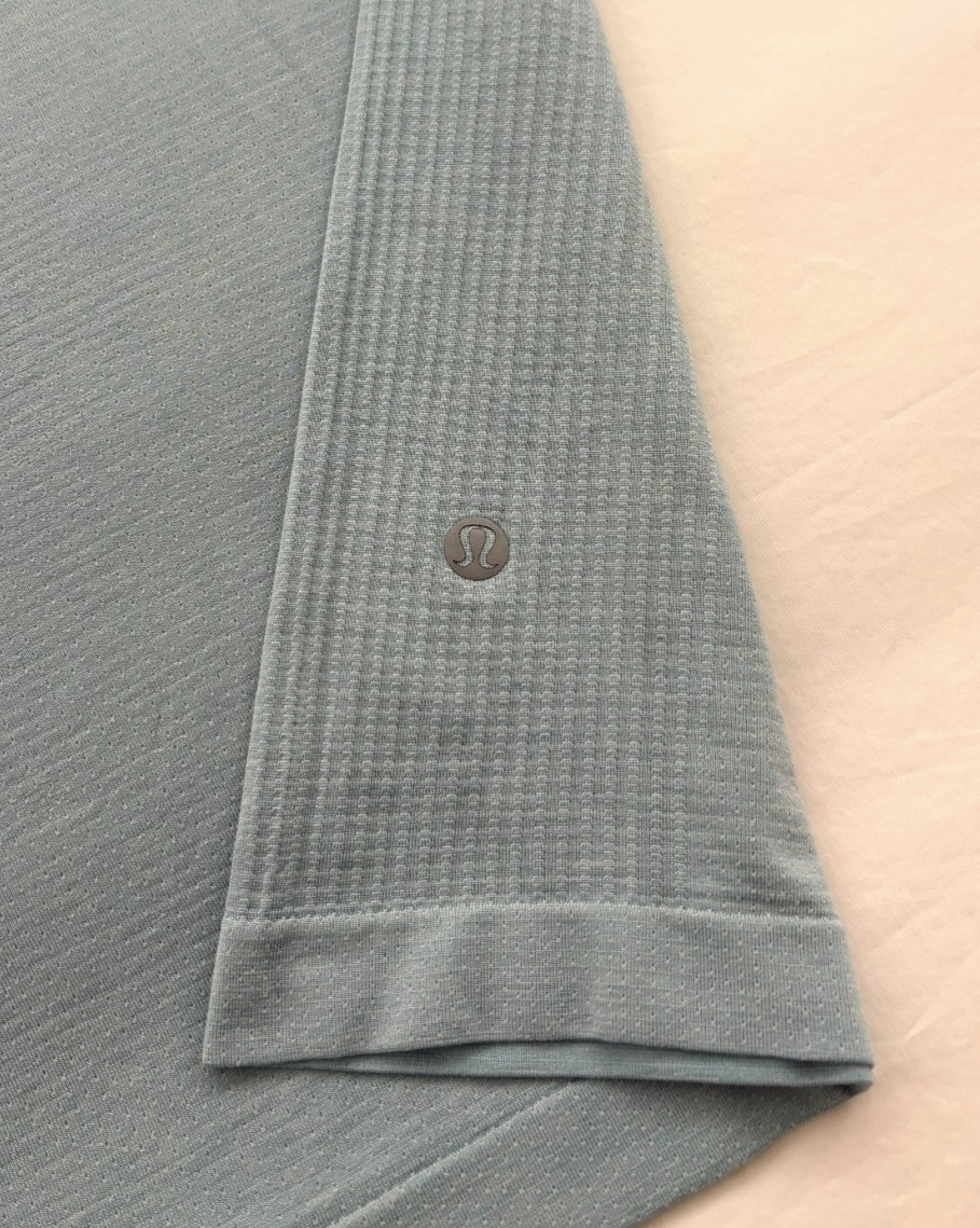 Lululemon Metal Vent Tech Men's Sz. Large Light Blue Performance Shirt! gallery