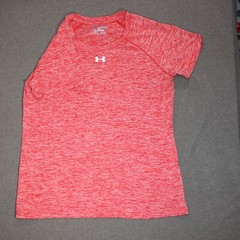 UNDER ARMOUR T-SHIRT MEDIUM. RED WITH WHITE Moisture control