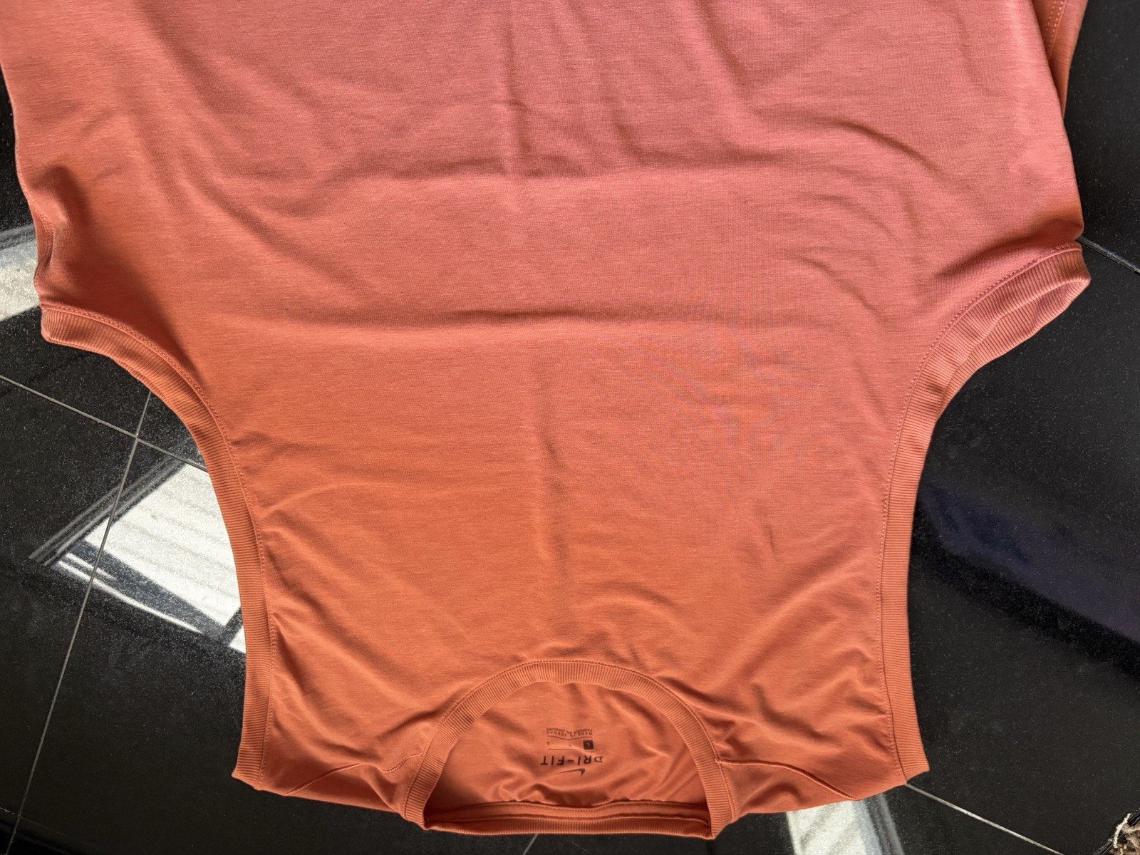Nike Dri-FIT men’s M sleeveless Tshirt, burnt orange/copper, cotton soft gallery
