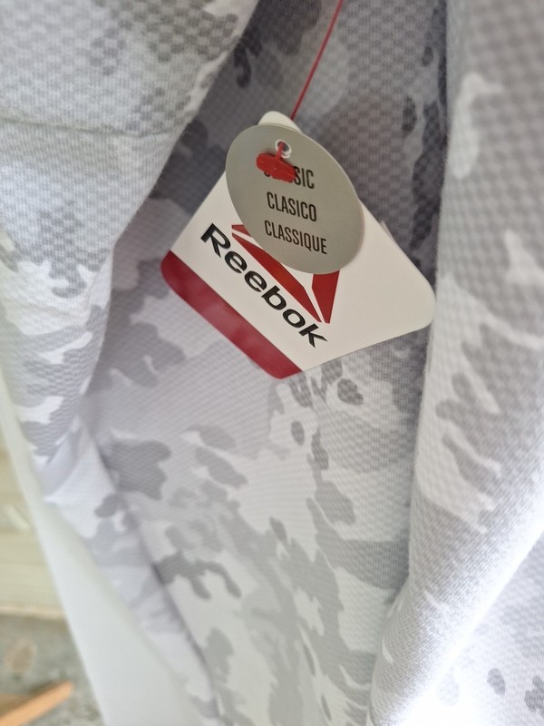 Reebok Half Zip Rhubarb M(38-40) gallery