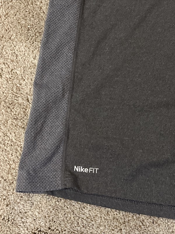 Nike Mens Size Medium Gray Short Sleeve Workout Shirt Lightweight Gym gallery