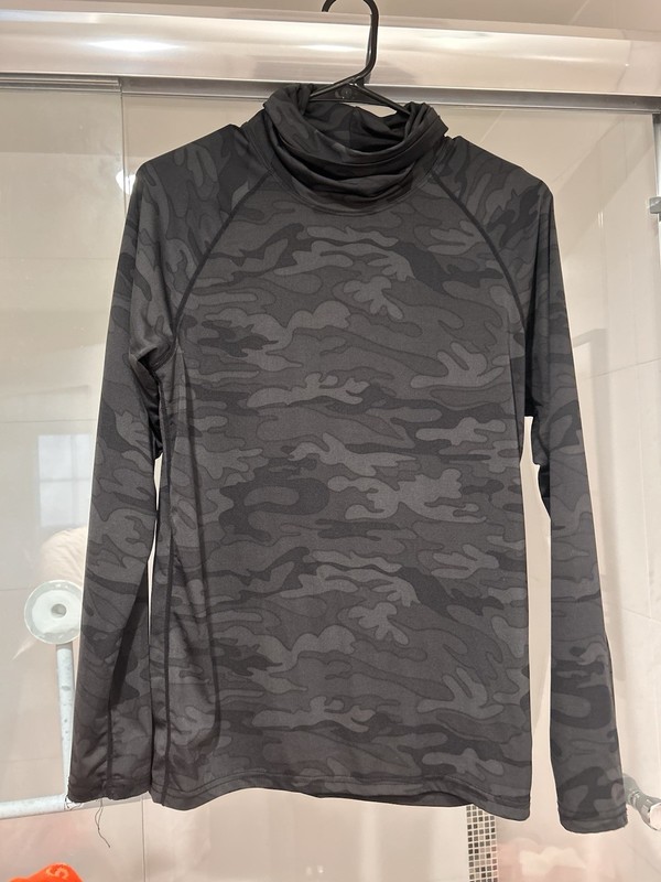 Drskin Mask Turtleneck Compression Baselayer Shirt in Gray Camouflage Size M gallery