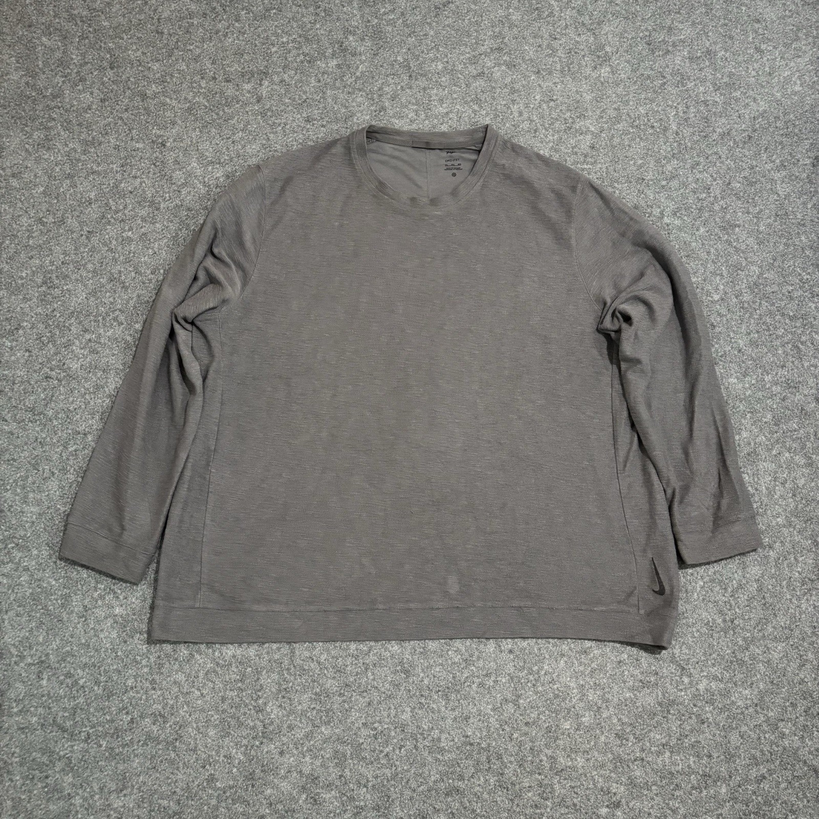 Nike Yoga Long Sleeve Shirt Size 3XL Standard Fit Gray gallery
