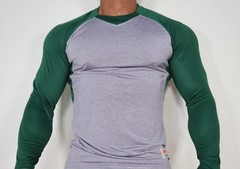 MEN’S GRAY/GREEN RAGLAN SHIRT SIZE M