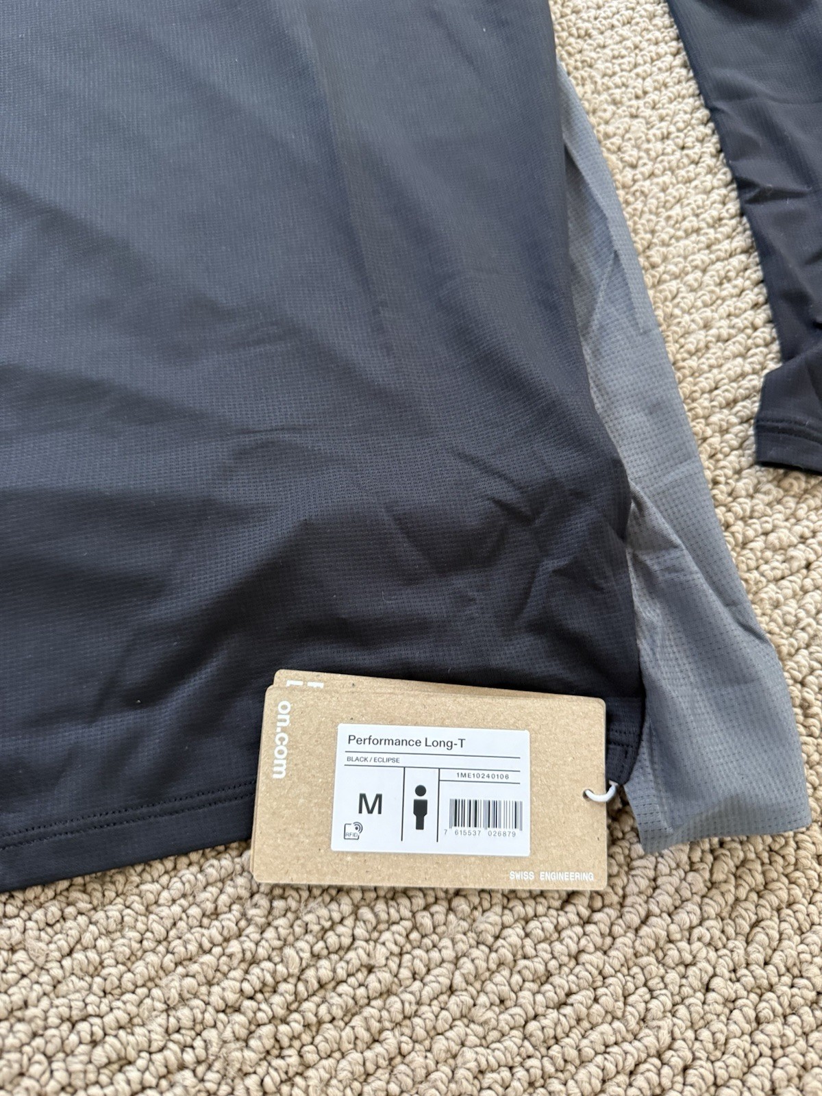 On Running Performance Long Sleeve T Black Men’s Medium NWT (retails $90) gallery